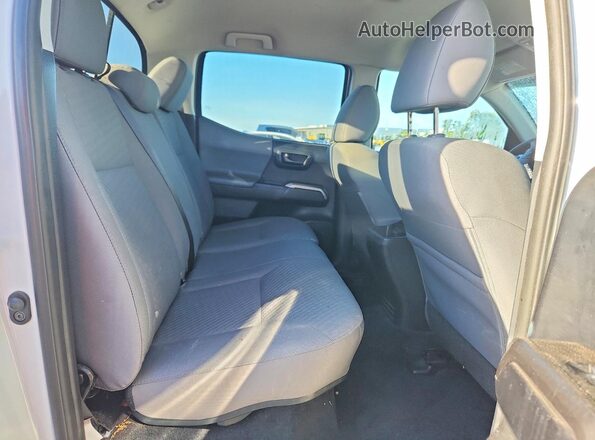 5TFCZ5ANXMX277908 2021 TOYOTA TACOMA White Vista de los asientos traseros