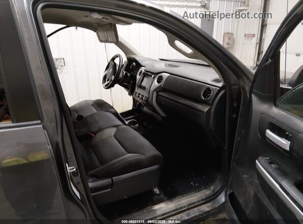 5TFDY5F17HX676438 2017 TOYOTA TUNDRA Gray Սալոնի դիմացի տեսք