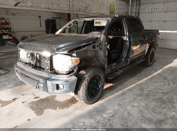 5TFDY5F17HX676438 2017 TOYOTA TUNDRA Gray Առջևի ձախ երեք քառորդ տեսարան