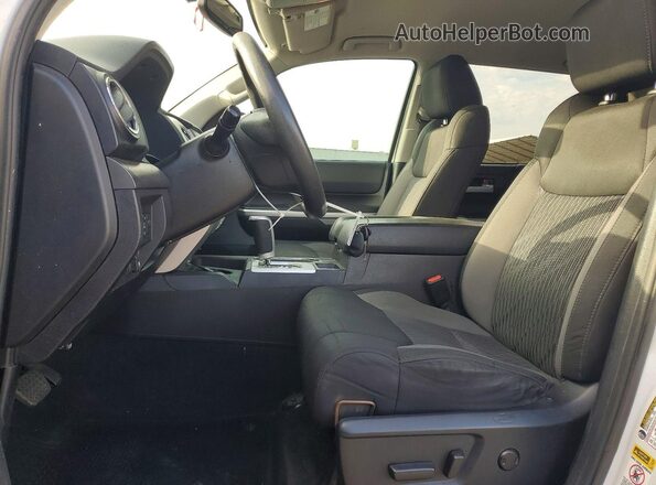 5TFEY5F1XGX193030 2016 TOYOTA TUNDRA White Front interior view