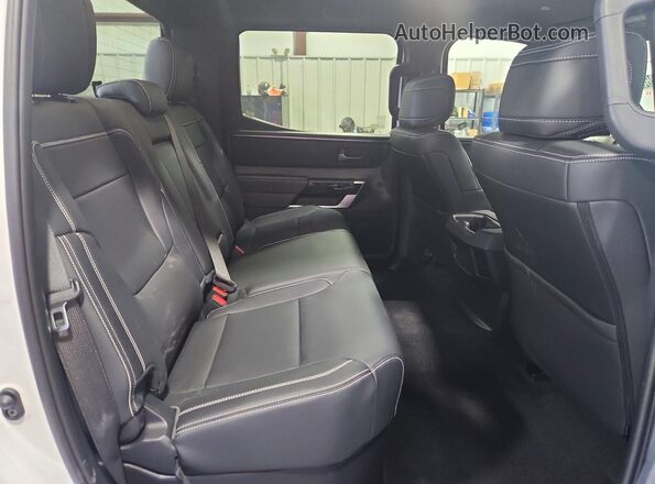 5TFJA5DB6TX410615 2026 TOYOTA TUNDRA White Widok tylnych siedzeń