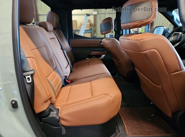 5TFMA5EC5TX052038 2026 TOYOTA TUNDRA Gray უკანა სავარძლების ხედი
