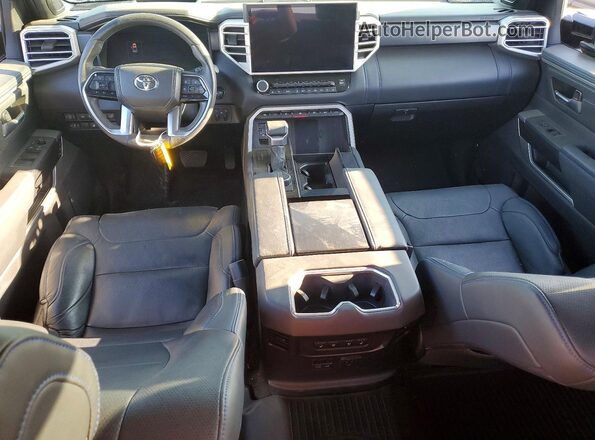 5TFNC5DB5SX100689 2025 TOYOTA TUNDRA Синий Вид панели приборов