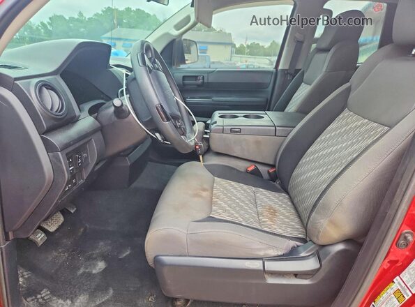 5TFRM5F17JX123067 2018 TOYOTA TUNDRA Red Front interior view
