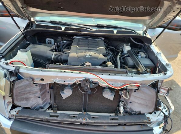 5TFRM5F17KX137066 2019 TOYOTA TUNDRA Silver Widok wnętrza z tyłu
