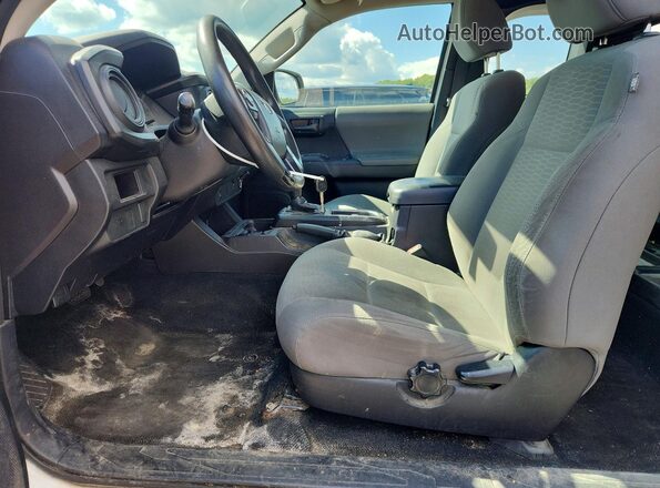 5TFRX5GN1GX059609 2016 TOYOTA TACOMA White Front interior view