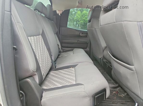 5TFRY5F14JX239590 2018 TOYOTA TUNDRA White Հետևի նստատեղերի տեսք