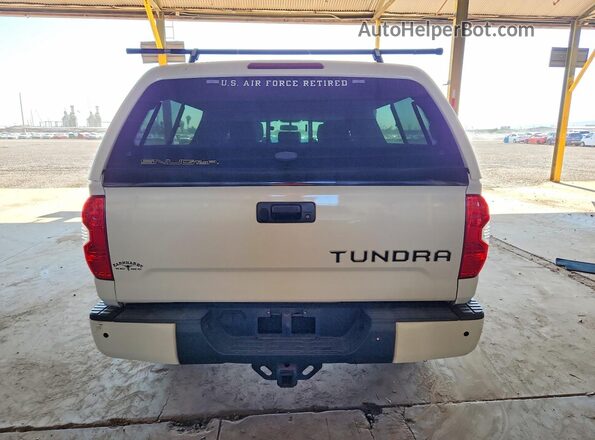 5TFUW5F12HX673534 2017 TOYOTA TUNDRA White Widok z tyłu
