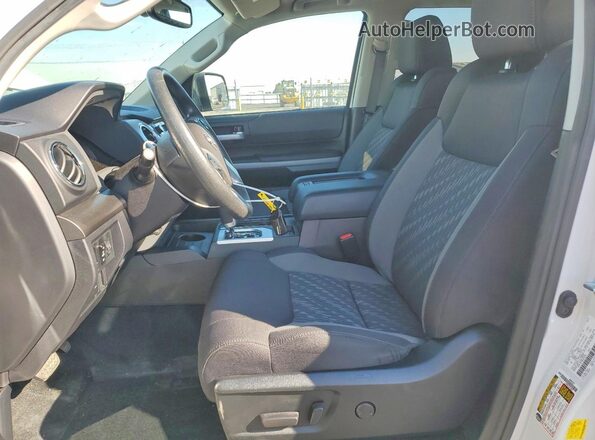 5TFUY5F10MX010595 2021 TOYOTA TUNDRA White Widok wnętrza z przodu