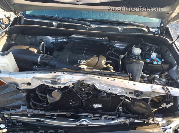 5TFUY5F17HX602095 2017 TOYOTA TUNDRA Silver Widok wnętrza z tyłu