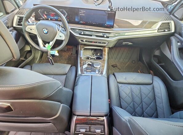 5UX23EM06S9Y17123 2025 BMW X7 Green Առջևի վահանակի տեսք