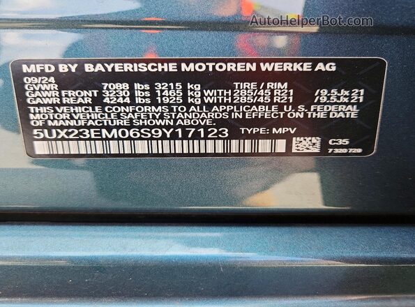 5UX23EM06S9Y17123 2025 BMW X7 Green Սալոնի 360 աստիճան տեսք