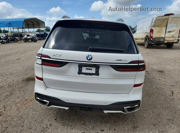 5UX23EM07S9W54448 2025 BMW X7 White Widok z tyłu