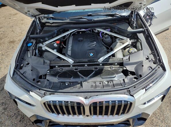 5UX23EM07S9W54448 2025 BMW X7 White Widok komory silnika