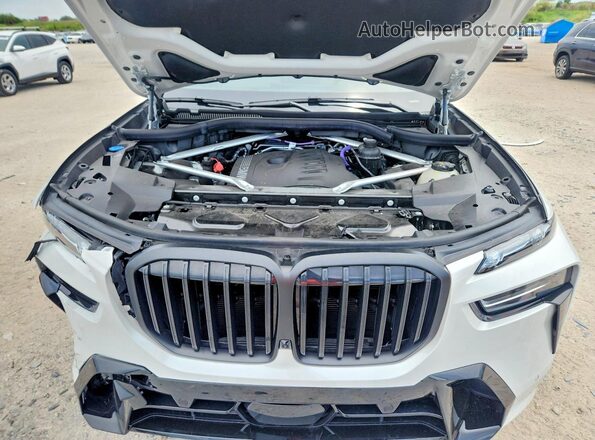 5UX23EM08R9W19296 2024 BMW X7 White Widok komory silnika