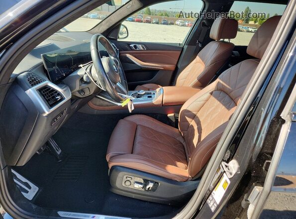 5UX23EM0XR9V13562 2024 BMW X7 Black Вид салону спереду