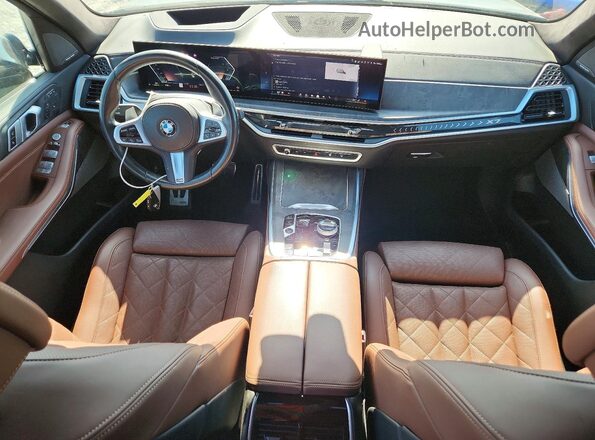 5UX23EM0XR9V13562 2024 BMW X7 Black Вид панелі приладів