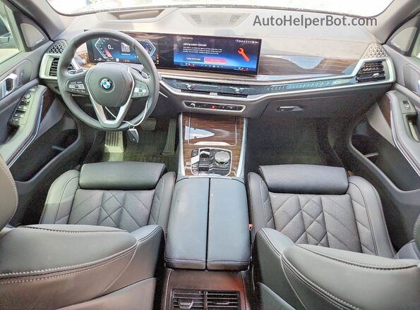 5UX23EU01R9V13157 2024 BMW X5 Silver Widok deski rozdzielczej