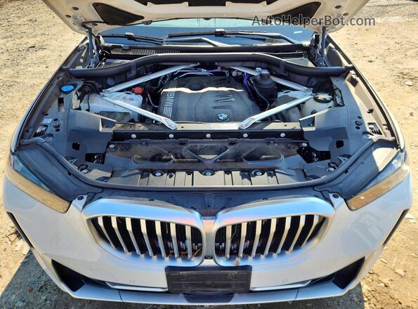 5UX23EU01R9V50791 2024 BMW X5 White Շարժիչի բաժամունքի տեսք
