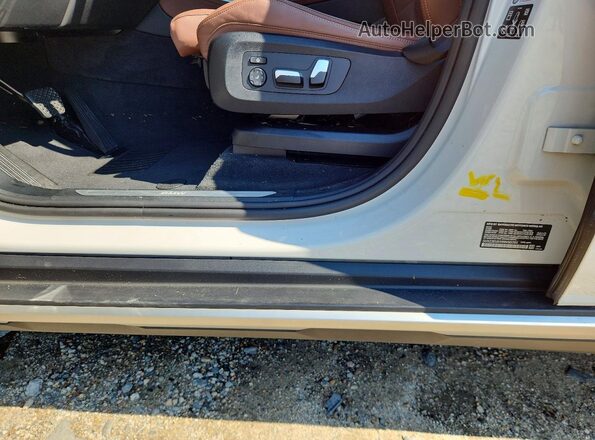 5UX23EU01R9V50791 2024 BMW X5 White VIN կոդի պիտակի տեսք