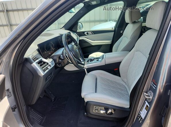 5UX23EU01S9Z42899 2025 BMW X5 Silver Սալոնի դիմացի տեսք