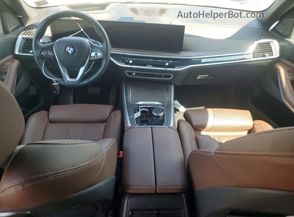 5UX23EU02R9V02653 2024 BMW X5 White Dashboard view