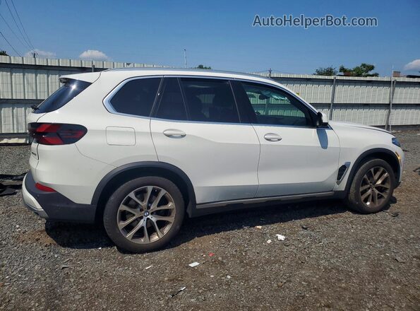 5UX23EU02R9V02653 2024 BMW X5 White Rear right