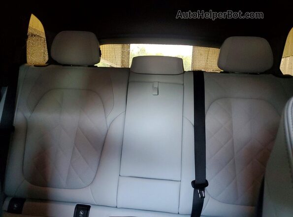 5UX23EU03T9420213 2026 BMW X5 Blue Rear seats view