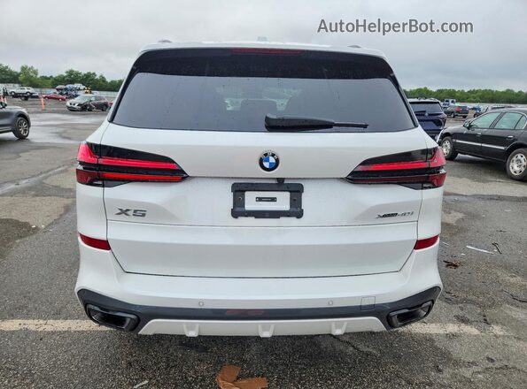 5UX23EU04T9307502 2026 BMW X5 White Vista trasera