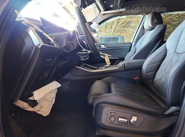 5UX23EU08R9T29222 2024 BMW X5 Gray Вид салону спереду