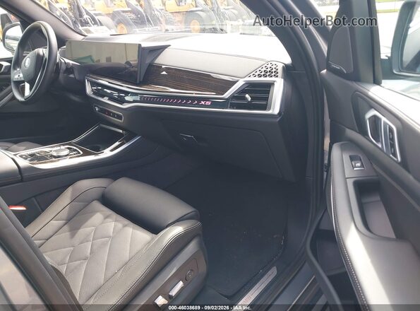 5UX23EU09T9107988 2026 BMW X5 Gray Սալոնի դիմացի տեսք