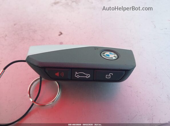 5UX23EU09T9107988 2026 BMW X5 Gray Առջևի վահանակի տեսք