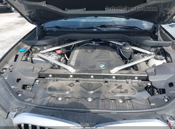 5UX23EU09T9107988 2026 BMW X5 Gray Հետևի տեսք