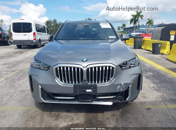 5UX23EU09T9107988 2026 BMW X5 Gray Սարքավորումների վահանակի տեսք