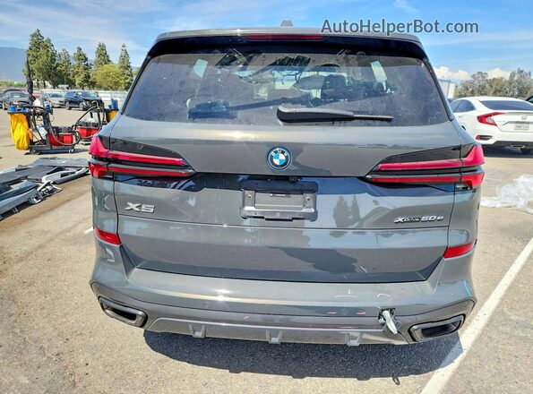 5UX43EU08T9025646 2026 BMW X5 Gray Vista trasera