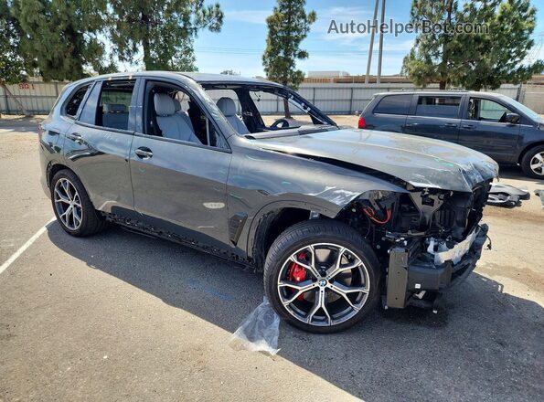 5UX43EU08T9025646 2026 BMW X5 Gray Delantero derecho