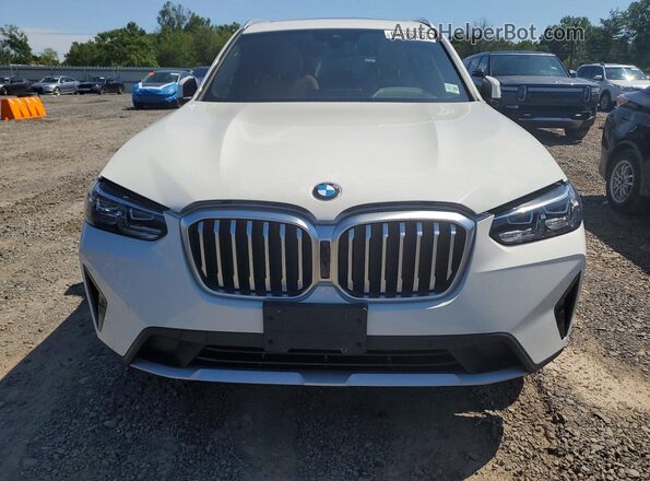 5UX53DP03R9V66350 2024 BMW X3 White Widok z przodu
