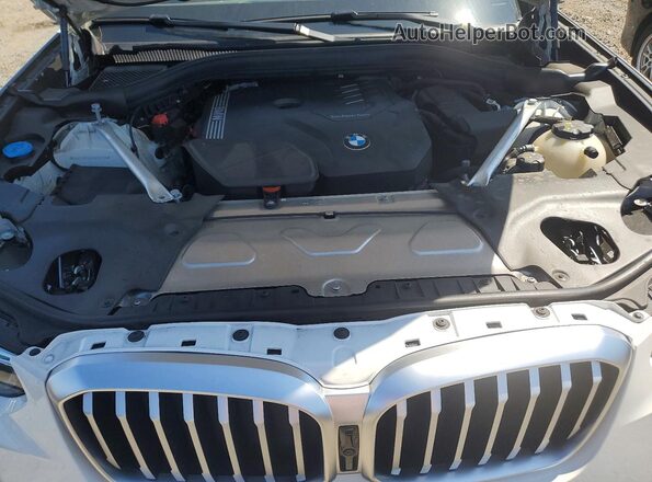 5UX53DP03R9V66350 2024 BMW X3 White Widok komory silnika