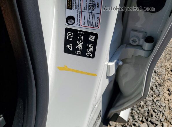 5UX53DP03R9V66350 2024 BMW X3 White Widok naklejki z numerem VIN