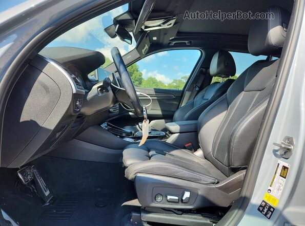 5UX53DP07N9J77916 2022 BMW X3 Gray Вид салону спереду
