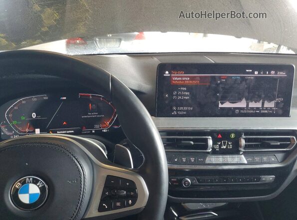 5UX53DP09N9M93009 2022 BMW X3 Gray ხელსაწყოთა პანელის ხედი