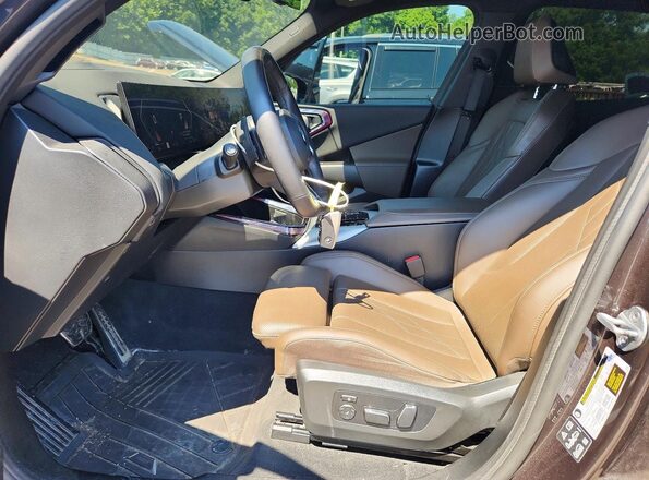 5UX53GP08S9Y42853 2025 BMW X3 Charcoal Widok wnętrza z przodu
