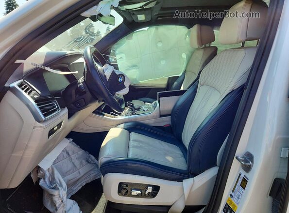 5UXCR6C09L9C14519 2020 BMW X5 White Front interior view