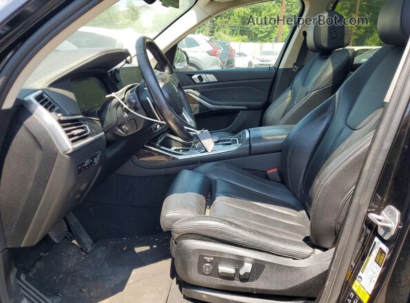 5UXCW2C00M9F67427 2021 BMW X7 Black Front interior view