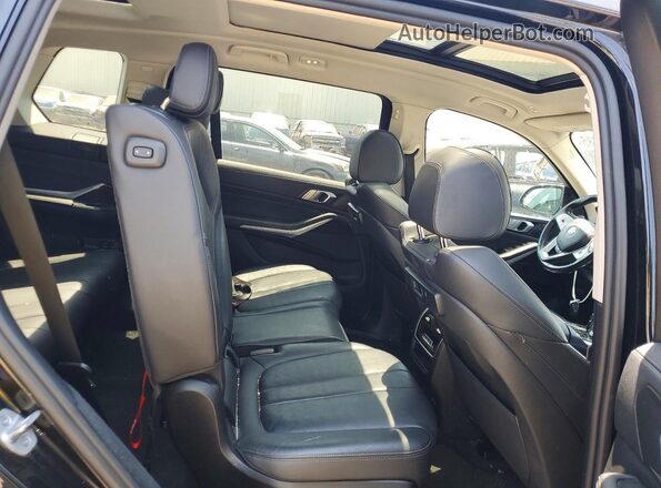 5UXCW2C00M9F67427 2021 BMW X7 Black Rear interior view