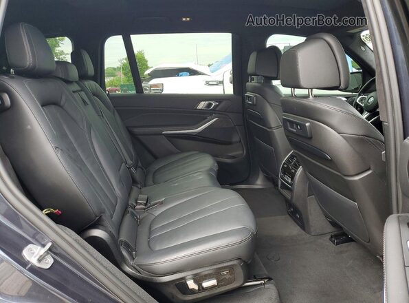 5UXCW2C01N9K38718 2022 BMW X7 Gray Вид задньої частини салону