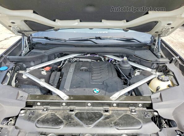 5UXCW2C07M9G71722 2021 BMW X7 Black Engine compartment view