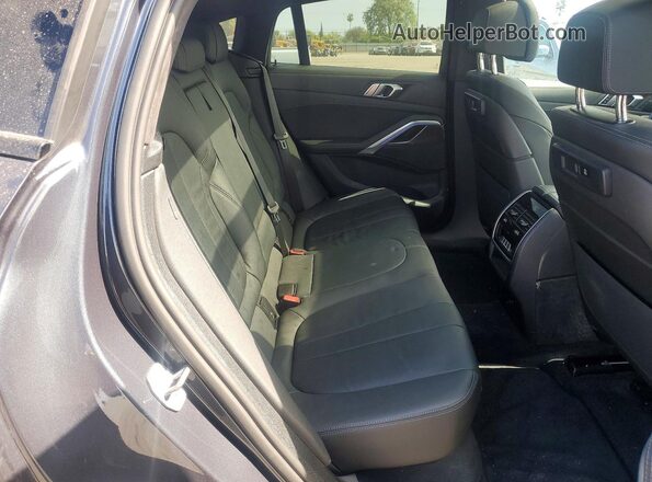 5UXCY6C02N9M22096 2022 BMW X6 Gray Widok wnętrza z tyłu