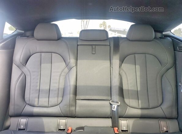 5UXCY6C02N9M22096 2022 BMW X6 Gray Widok tylnych siedzeń