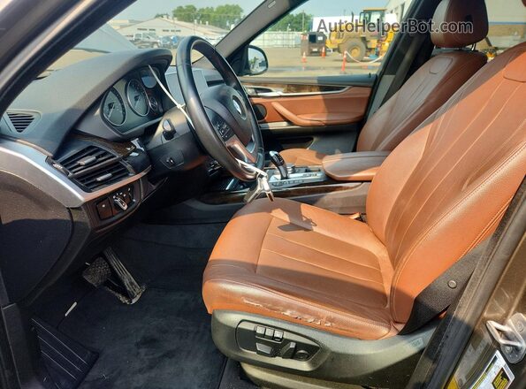 5UXKR0C35H0V75306 2017 BMW X5 Brown Front interior view